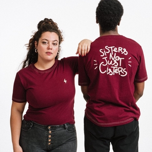 Teeshirt ajusté : SISTERS NOT JUST CISTERS 👯‍♀️